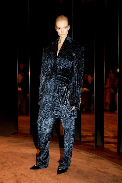 Look 35